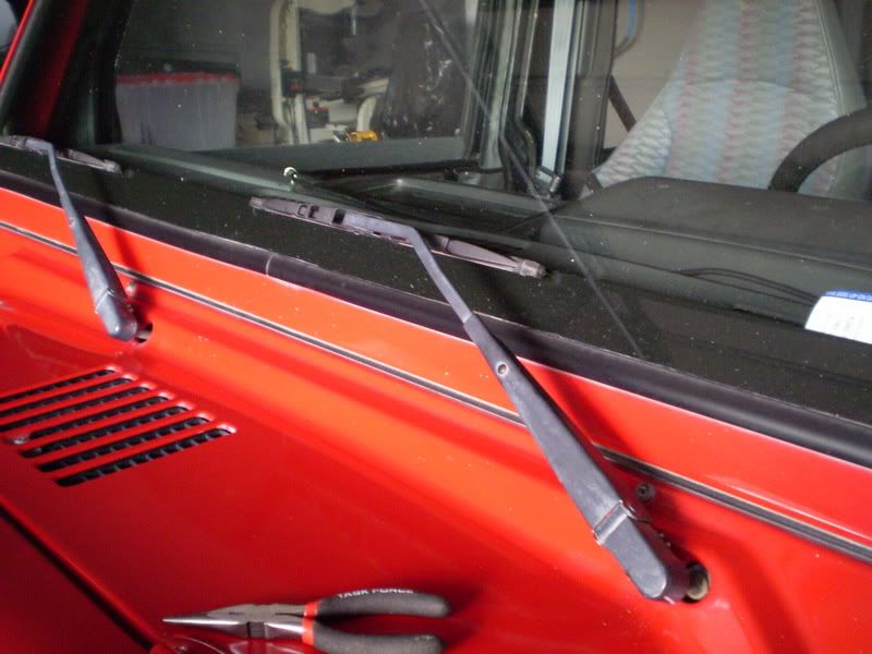 How to remove TJ wipers